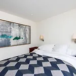 Unique 2bed flat in iconic Portobello Rd w terrace
