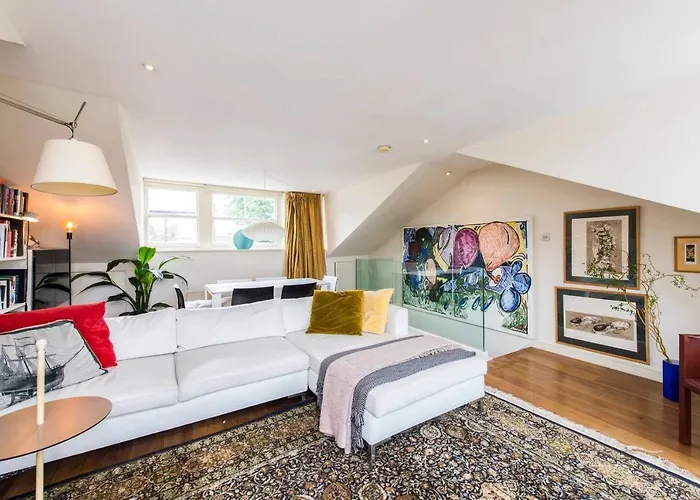 Unique 2bed flat in iconic Portobello Rd w terrace